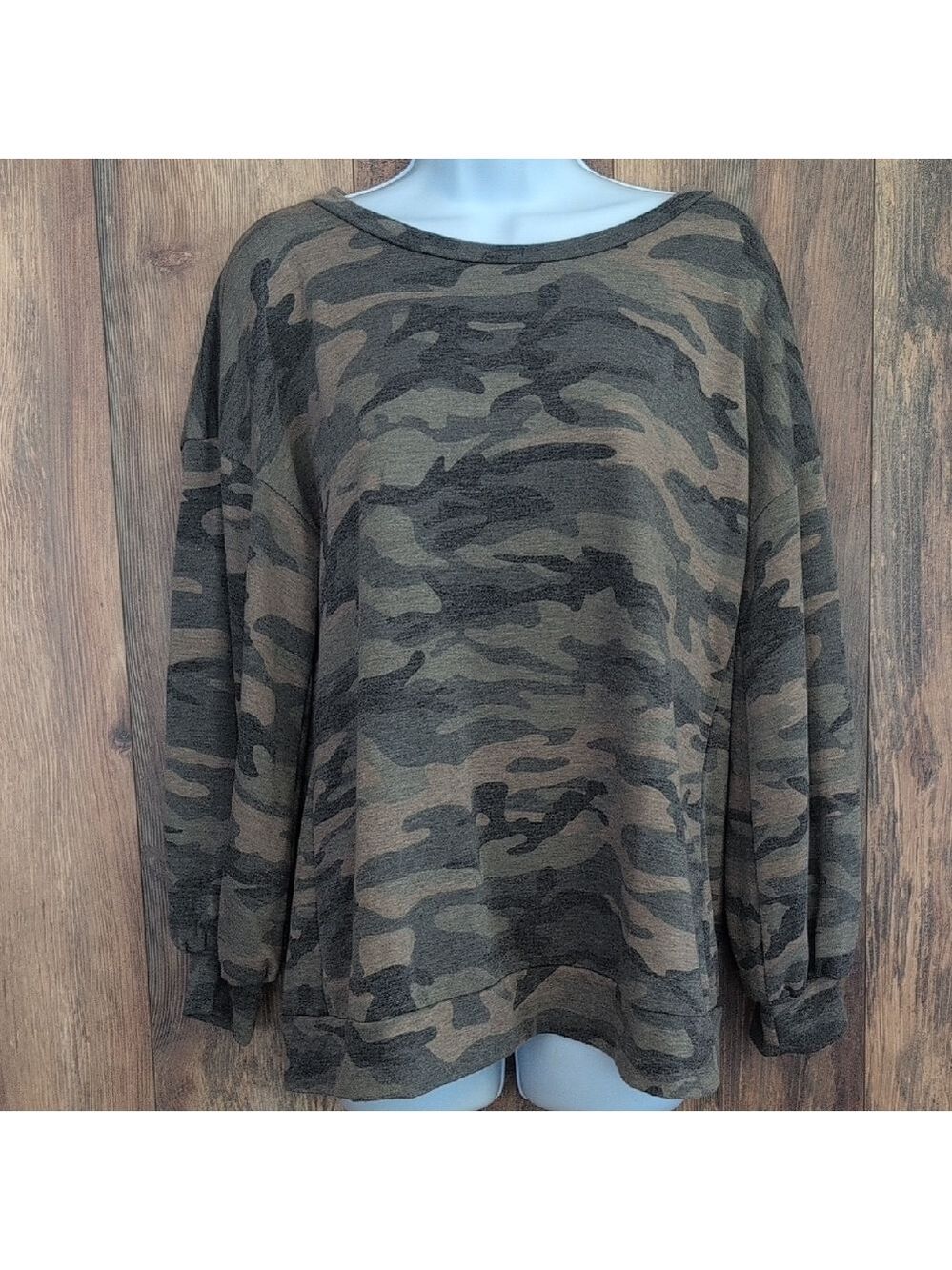 Viamor Camouflage Oversized Long Sleeve Women's Top S                       D403